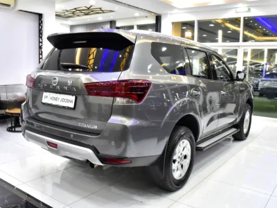 2022 Nissan Xterra Titanium 4 Cylinder Petrol Engine Grey Beige SUV GCC Specs