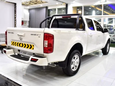 2023 GWM Wingle 7 Double Cabin Petrol 4X4 4 Cylinder Petrol Engine White Black Pick Up