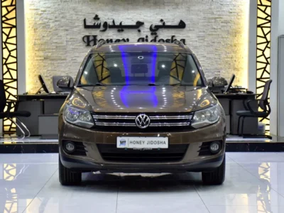 2015 Volkswagen Tiguan SE 4 Cylinder Petrol Engine Brown Black Crossover GCC Specs