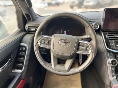 2025 Toyota LC300 VXR 3.3L 6 Cylinder DSL Highest Specification White Black SUV