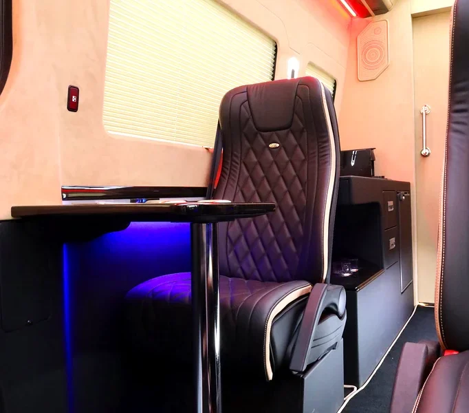 2022 Mercedes-Benz Sprinter Standard 2.0L 4-Cylinder Turbo White Black Van