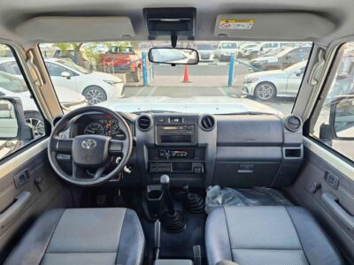 2025 Toyota Land Cruiser Pick Up LC79 DOUBLE CABIN 4.2L V6 DIESEL White Black