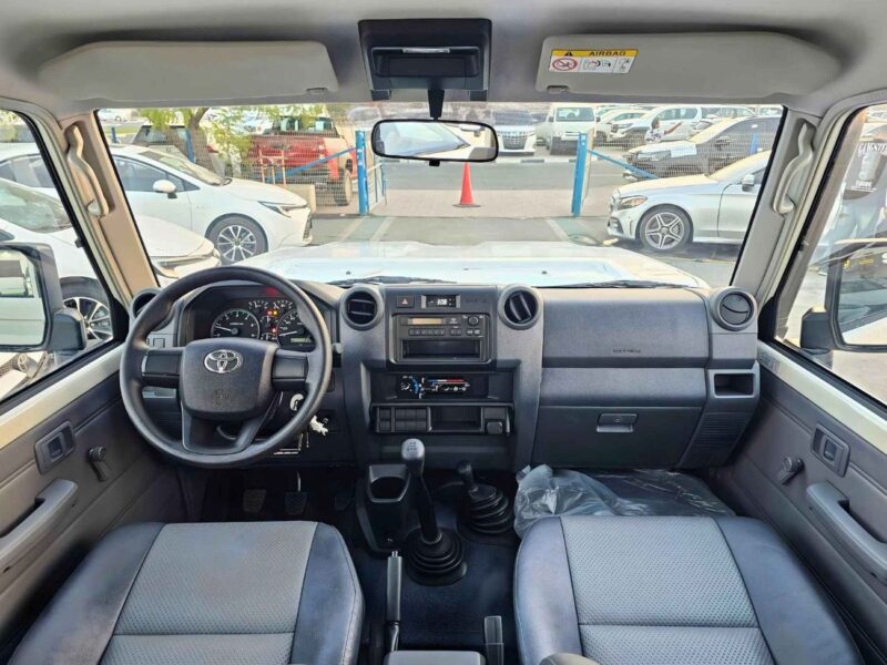 2025 Toyota Land Cruiser Pick Up LC79 DOUBLE CABIN 4.2L V6 DIESEL White Black