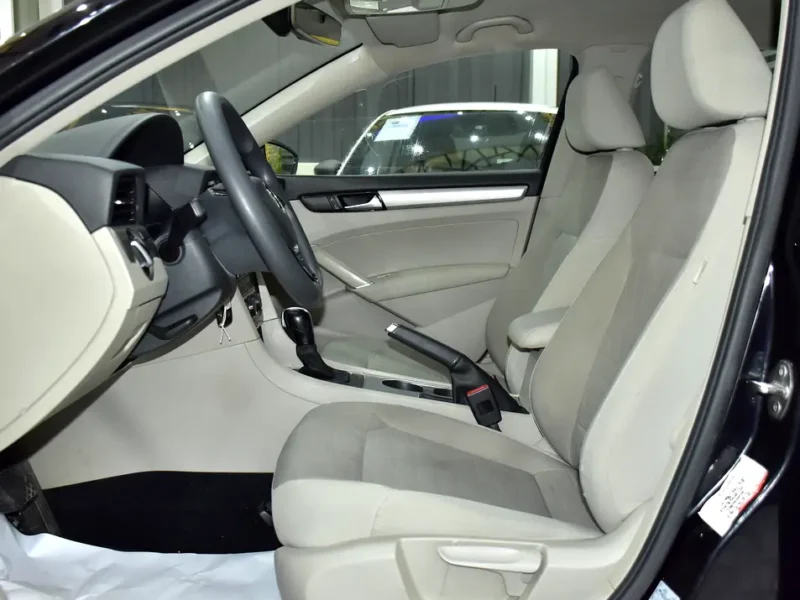 2020 Volkswagen Passat Comfortline 5 Cylinder Petrol Engine Black Beige Sedan GCC