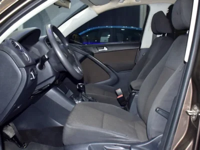 2015 Volkswagen Tiguan SE 4 Cylinder Petrol Engine Brown Black Crossover GCC Specs