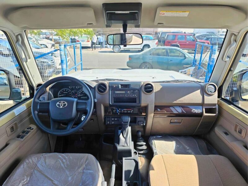 2025 Toyota Land Cruiser Pick Up DOUBLE CABIN 4.0L V6 PETROL AT Beige Brown