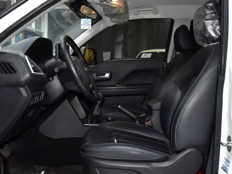 2023 GWM Wingle 7 Double Cabin Petrol 4X4 4 Cylinder Petrol Engine White Black Pick Up