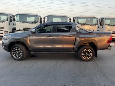 2021 Toyota Hilux SR5 Dual Cab 2.8 Litres 4 Cylinder Turbo Diesel Engine Grey Black Pickup