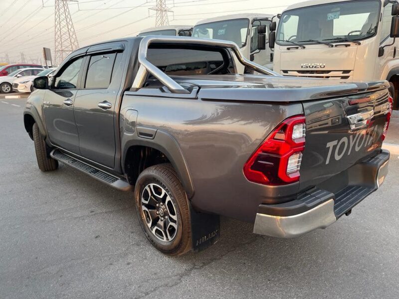 2021 Toyota Hilux SR5 Dual Cab 2.8 Litres 4 Cylinder Turbo Diesel Engine Grey Black Pickup