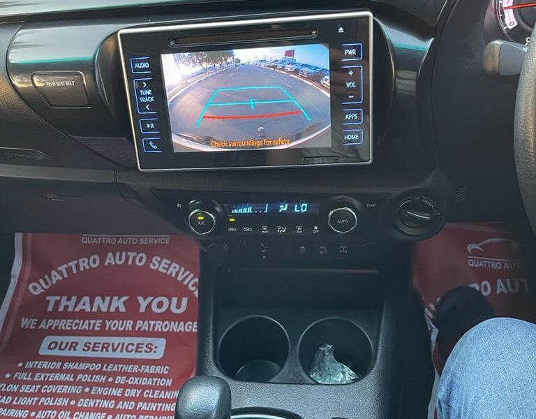 2018 Toyota Hilux Rugged X 2.8L 4-cylinder Turbo Diesel Engine White Black Pickup Truck