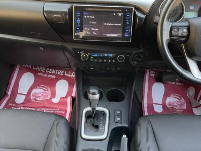 2017 Toyota Hilux SR5 Dual Cab 2.8 Inline 4-cylinder Turbo Diesel Silver Black Pickup Truck