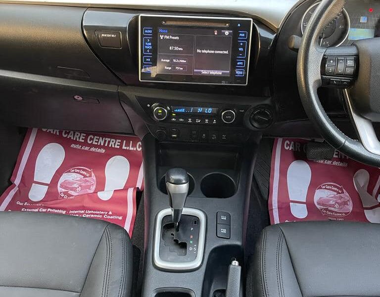 2017 Toyota Hilux SR5 Dual Cab 2.8 Inline 4-cylinder Turbo Diesel Silver Black Pickup Truck