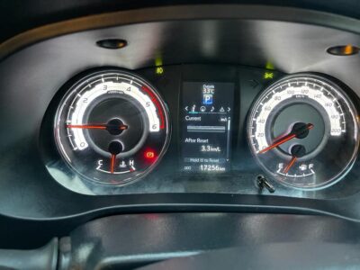 2018 Toyota Hilux Rugged X 2.8L 4-cylinder Turbo Diesel Engine Grey Black Pickup Truck