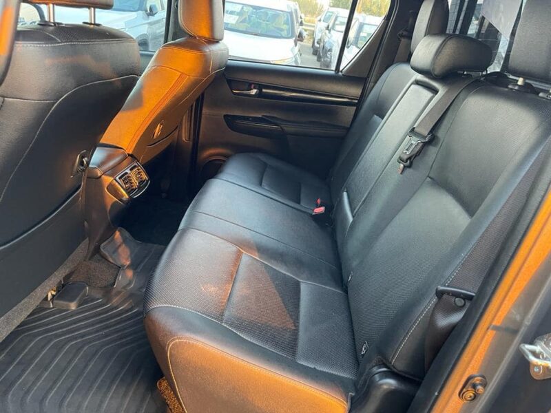 2018 Toyota Hilux Rugged X 2.8L 4-cylinder Turbo Diesel Engine Grey Black Pickup Truck