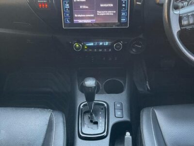 2018 Toyota Hilux Rugged X 2.8L 4-cylinder Turbo Diesel Engine Grey Black Pickup Truck