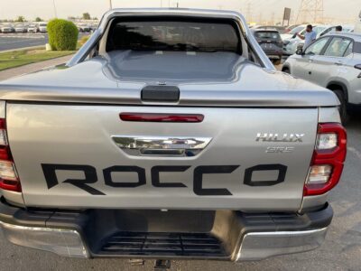 2017 Toyota Hilux SR5 Dual Cab 2.8 Inline 4-cylinder Turbo Diesel Silver Black Pickup Truck