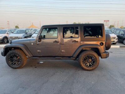 2017 Jeep Wrangler Unlimited Sport 3.6-liter Pentastar V6 Petrol Engine Grey Black SUV
