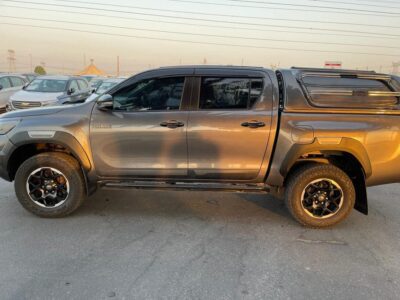 2018 Toyota Hilux Rugged X 2.8L 4-cylinder Turbo Diesel Engine Grey Black Pickup Truck