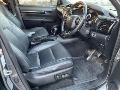 2018 Toyota Hilux Rugged X 2.8L 4-cylinder Turbo Diesel Engine Grey Black Pickup Truck