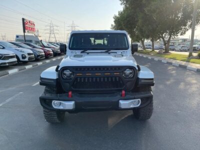 2021 Jeep Gladiator Rubicon Dual Cab 3.6 Litres V6 Petrol Engine White Black Pickup Truck