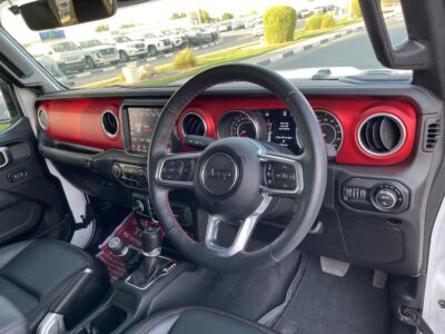 2021 Jeep Gladiator Rubicon Dual Cab 3.6 Litres V6 Petrol Engine White Black Pickup Truck