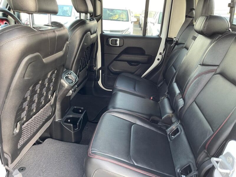 2021 Jeep Gladiator Rubicon Dual Cab 3.6 Litres V6 Petrol Engine White Black Pickup Truck