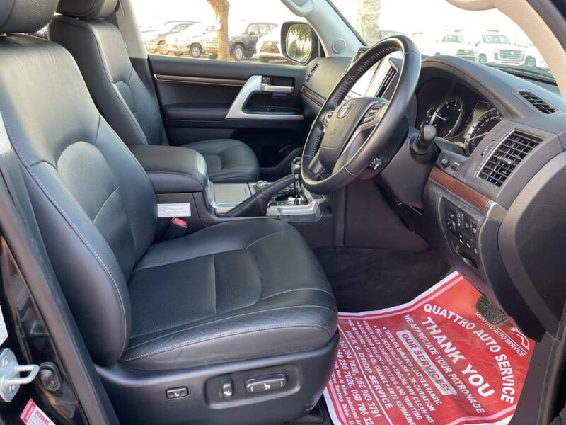 2020 Toyota Land Cruiser 200 Series VX 4.5 Litres V8 Twin Turbo Diesel Engine Black SUV Automatic