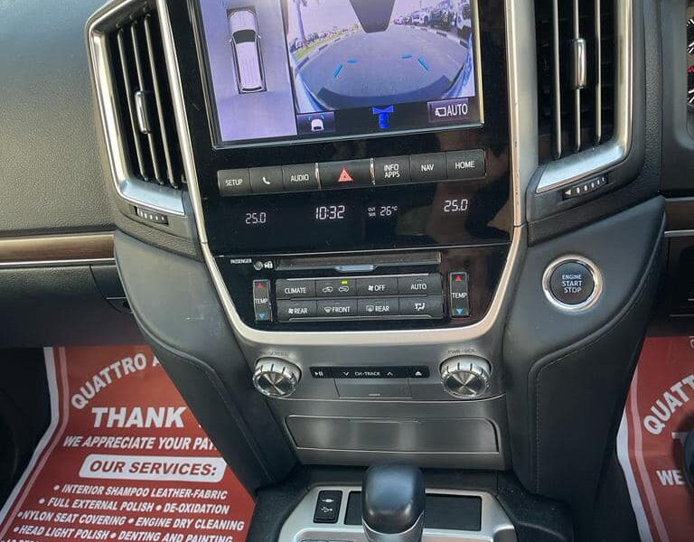 2020 Toyota Land Cruiser 200 Series VX 4.5 Litres V8 Twin Turbo Diesel Engine Black SUV Automatic