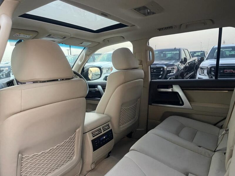 2018 Toyota Land Cruiser 200 Series VXR 4.5 Litres V8 Turbo Diesel Engine Maroon Beige SUV