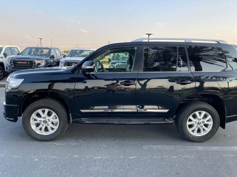 2020 Toyota Land Cruiser 200 Series VX 4.5 Litres V8 Twin Turbo Diesel Engine Black SUV Automatic