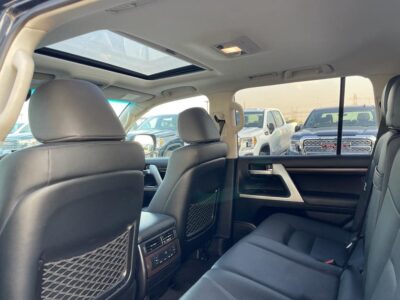 2020 Toyota Land Cruiser 200 Series VX 4.5 Litres V8 Twin Turbo Diesel Engine Black SUV Automatic