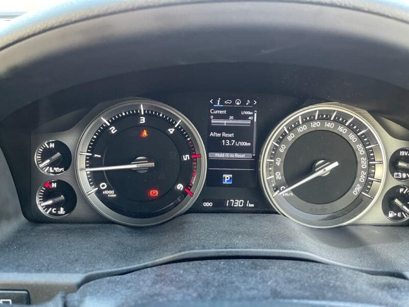 2020 Toyota Land Cruiser 200 Series VX 4.5 Litres V8 Twin Turbo Diesel Engine Black SUV Automatic