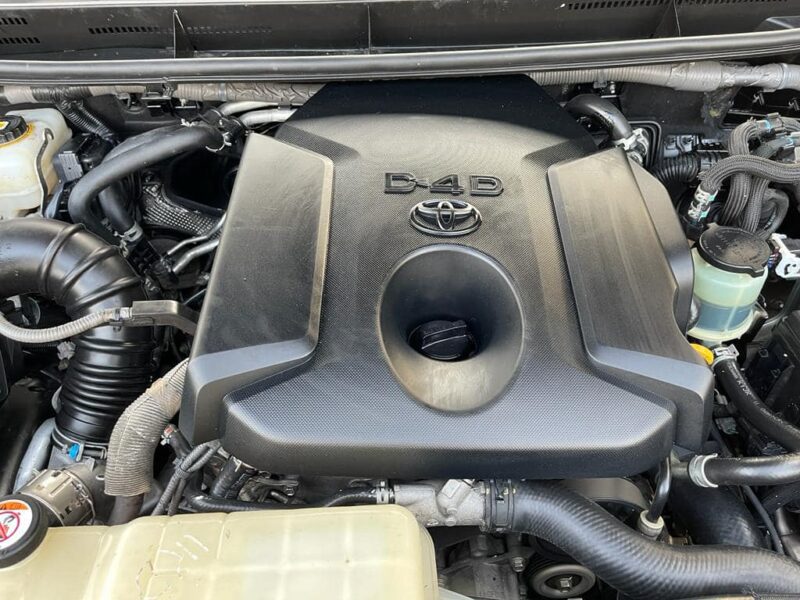 2021 Toyota Land Cruiser Prado 2.8 Litres 4 Cylinder Turbo Diesel Engine Brown Black SUV