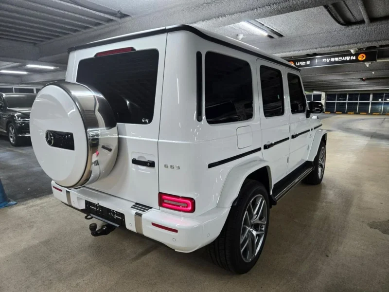 2026 Mercedes-Benz G 63 AMG 4.0L V8 twin-turbocharged Petrol Engine White Red SUV
