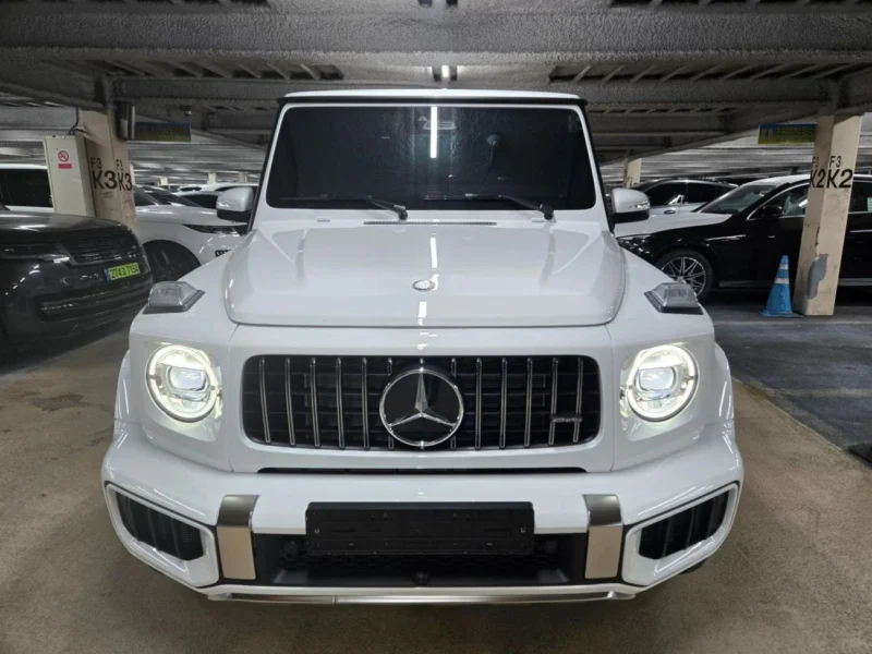 2026 Mercedes-Benz G 63 AMG 4.0L V8 twin-turbocharged Petrol Engine White Red SUV