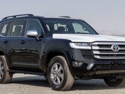 2025 Toyota Land Cruiser LC300 VX 3.5 Liters V6 Twin Turbo Petrol Engine Black SUV Automatic