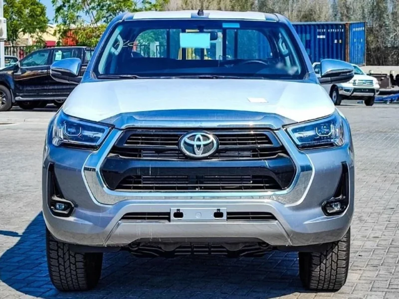 2024 Toyota Hilux DC 2.4 Litres 4-cylinder Diesel Turbo Engine Silver Black Pickup Truck