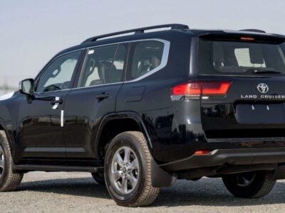 2025 Toyota Land Cruiser LC300 VX 3.5 Liters V6 Twin Turbo Petrol Engine Black SUV Automatic