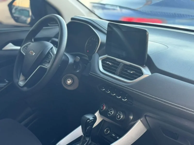 2023 Chevrolet Captiva LS 1.5 Liters 4-cylinder Petrol Engine White Black SUV GCC Specs