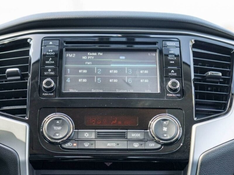 2025 Mitsubishi L200 Sportero 2.4L 4-cylinder Turbocharged Diesel Brown Black Pickup Truck