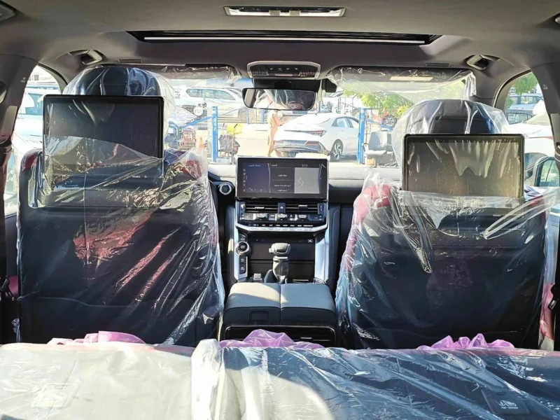 2024 Toyota Land Cruiser 300 VXR 3.3 Litres twin-turbo V6 Diesel Engine White Red SUV GCC