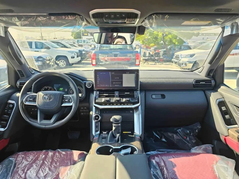 2024 Toyota Land Cruiser 300 VXR 3.3 Litres twin-turbo V6 Diesel Engine White Red SUV GCC