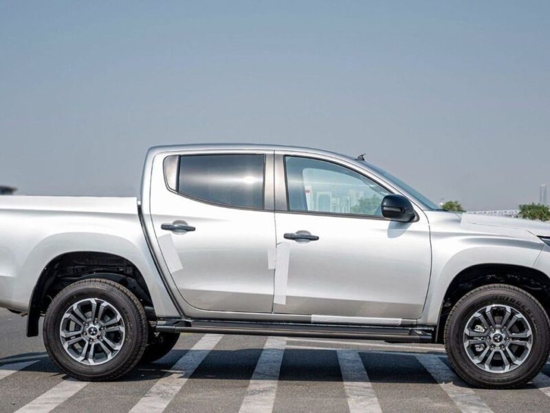 2023 Mitsubishi L200 Sportero Double Cab 2.4 Liters 4 Cylinders Diesel Engine Silver Black Pickup