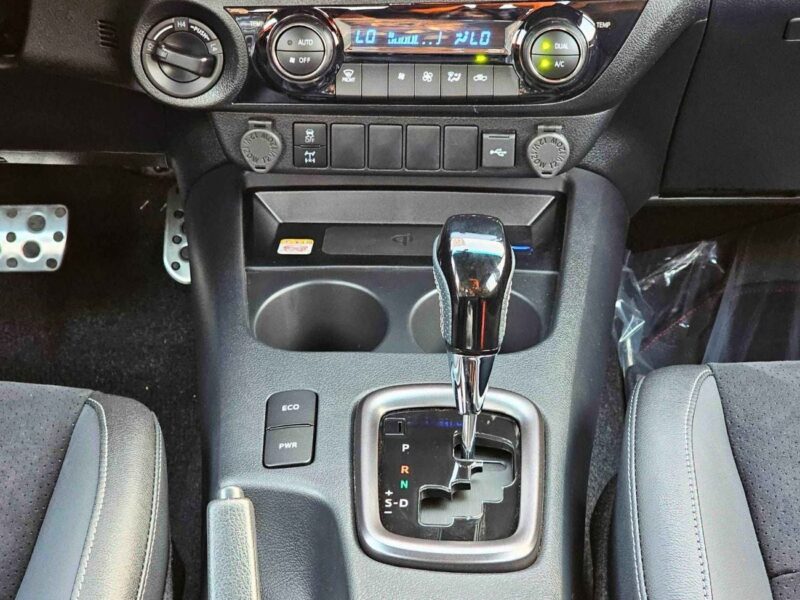 2025 Toyota Hilux GR SPORT 4.0 Litres 6-Cylinder Petrol Engine Black Pickup Truck Automatic GCC