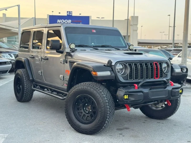 2019 Jeep Wrangler 3.6-liter V6 Pentastar Petrol Engine Silver Black SUV Automatic GCC Specs