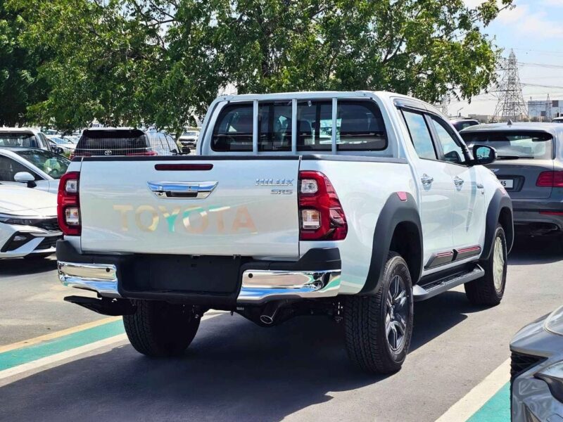 2026 Toyota Hilux SR5 TRD WOOD INTERIOR 4.0-liter V6 Petrol Engine White Red Pickup Truck