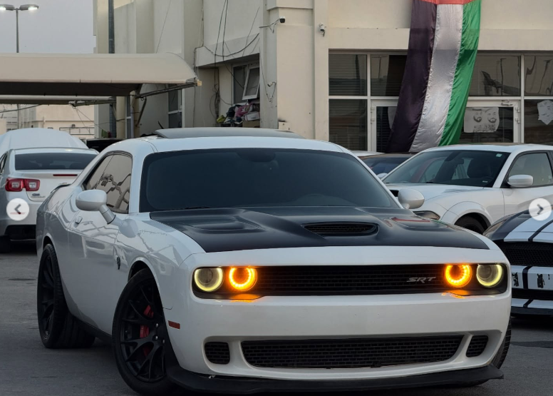 2016 Dodge Challenger SRT Hellcat 6.2 Liter V8 Supercharged HEMI White Red Coupe GCC