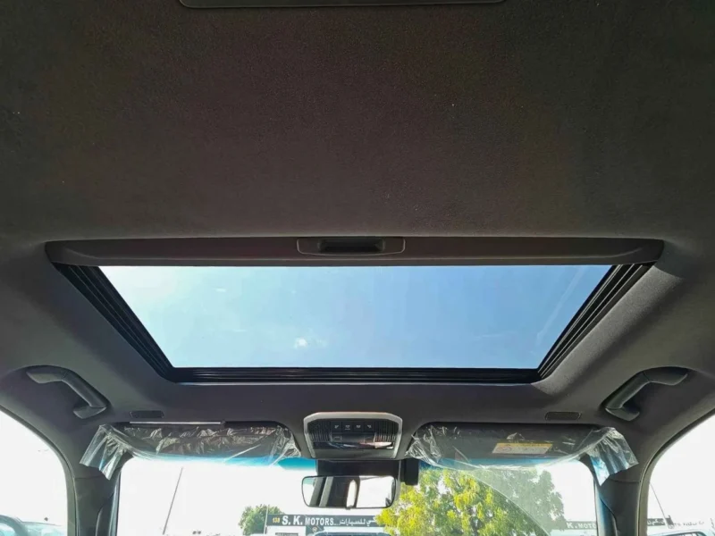 2024 Toyota Land Cruiser 300 VXR 3.3 Litres twin-turbo V6 Diesel Engine White Red SUV GCC