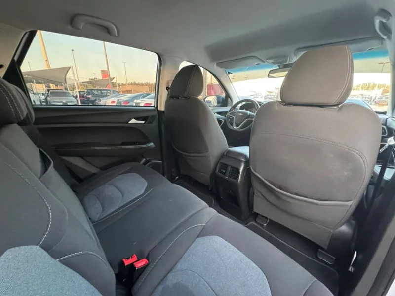 2023 Chevrolet Captiva LS 1.5 Liters 4-cylinder Petrol Engine White Black SUV GCC Specs