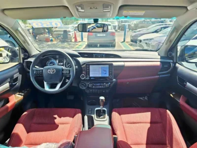 2026 Toyota Hilux SR5 TRD WOOD INTERIOR 4.0-liter V6 Petrol Engine White Red Pickup Truck